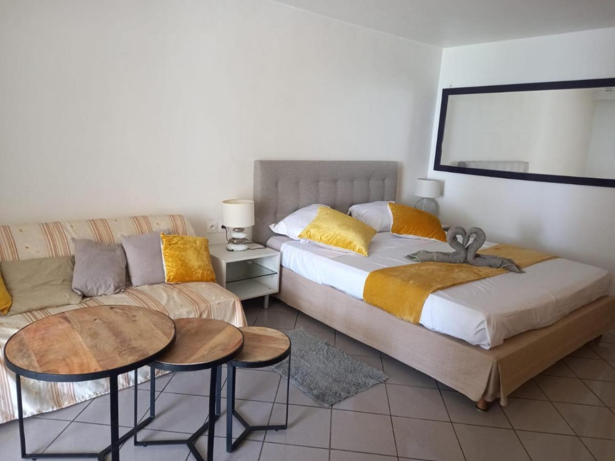 Grand Studio De 41 M², Vue Mer Et Jardin Tropical. Le Gosier  Zewnętrze zdjęcie