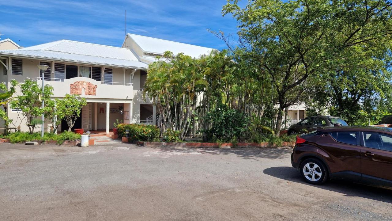 Grand Studio De 41 M², Vue Mer Et Jardin Tropical. Le Gosier  Zewnętrze zdjęcie